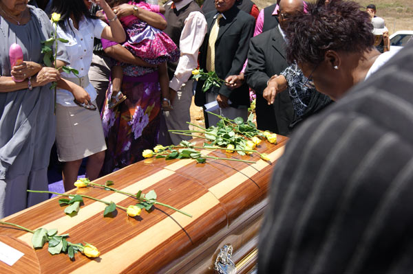 best-flowers-for-graveside-service-graveside-flowers-stock-image